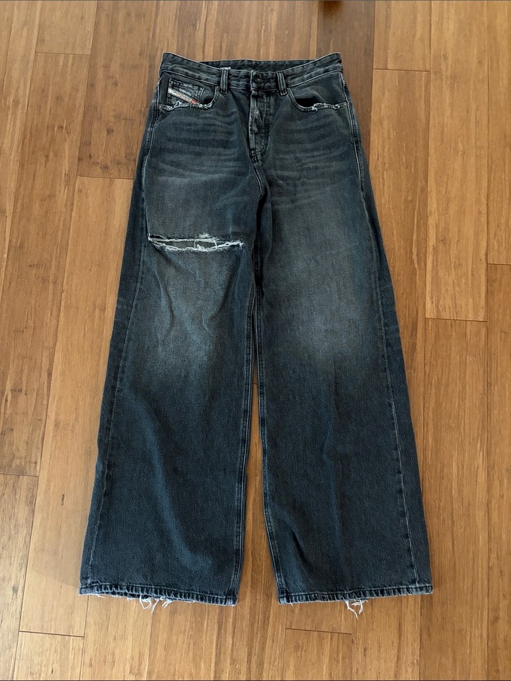 NWOT Diesel D-Sire distressed - size 27